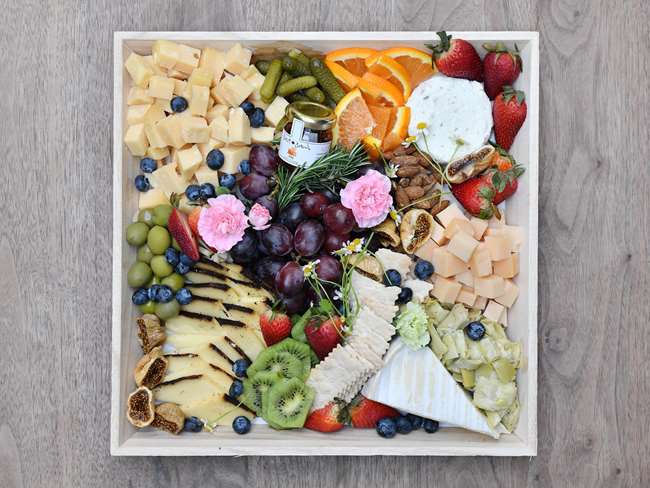 Medium Board (serves 10-15)